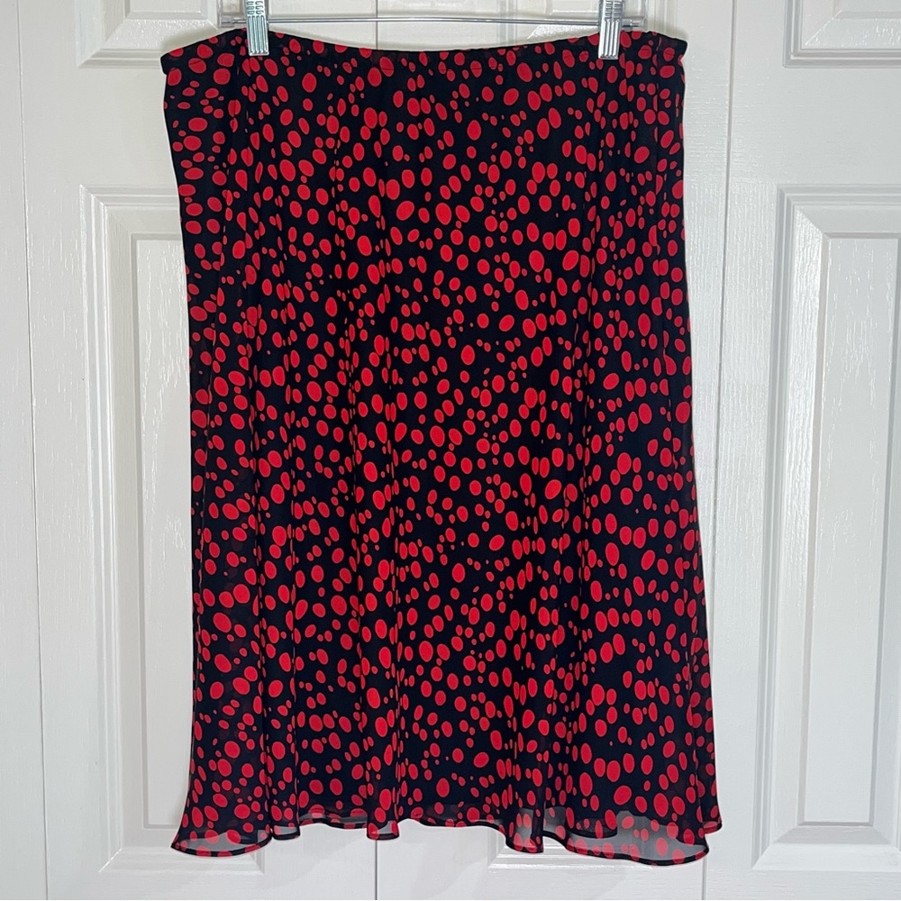 Drapers & Damons
Women's Size 18 Black And Red Polka Dot Lined Flowy Skirt